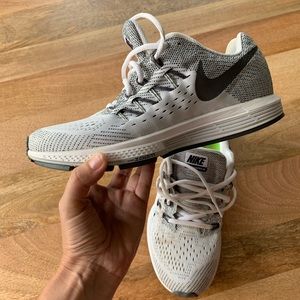 Nike Air Zoom Vomero Womens Running Shoes